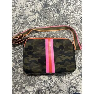 HAUTE SHORE - PARKER LAPTOP SLEEVE NEOPRENE CAMO CROSSBODY BAG ADJUSTABLE STRAP